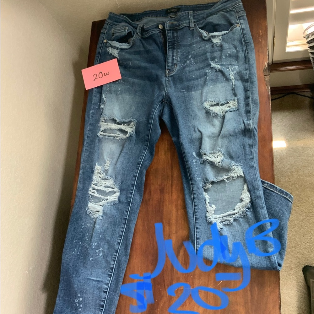 Judy Blue Ripped Jeans